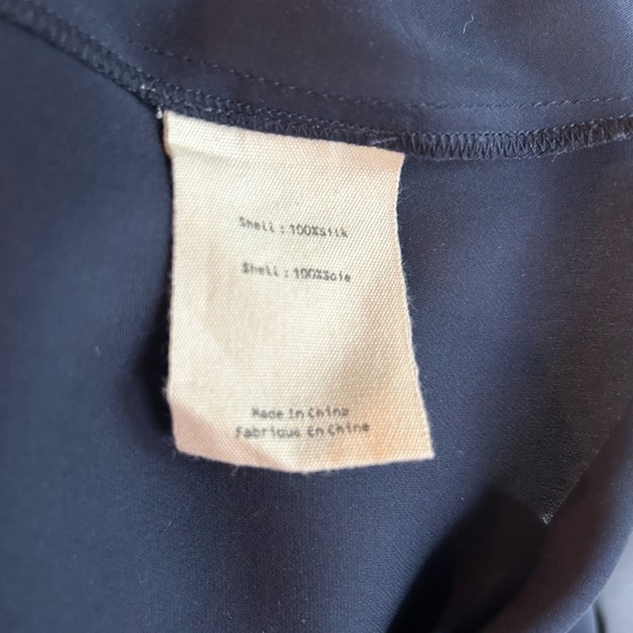 L’Agence Bianca Band Collar Silk Blouse in Navy Blue.   Women’s Small - Picture 7 of 8